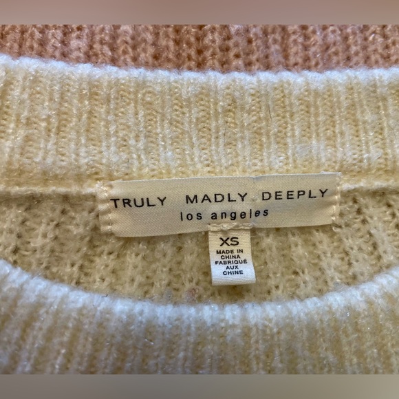 Cute multi colored crewneck sweater. - Picture 3 of 4